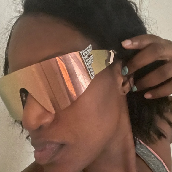 Fendi Sunglasses - Picture 5 of 10